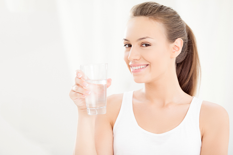 Começando o ano hidratada: Conheça os benefícios de beber água regularmente