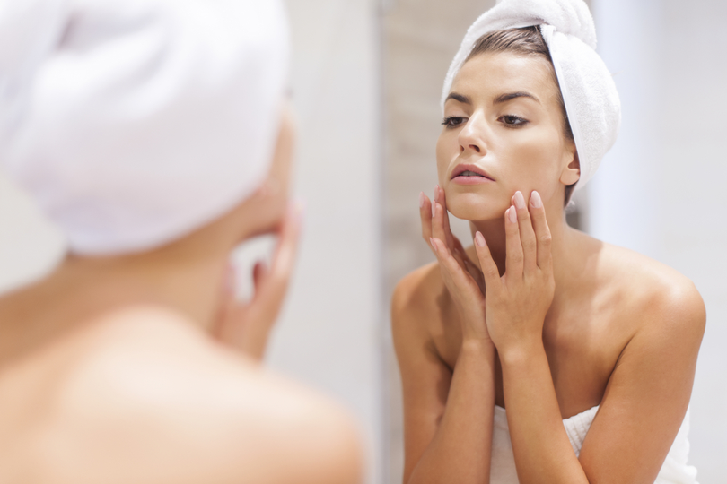 5 hábitos para evitar se você tem pele oleosa